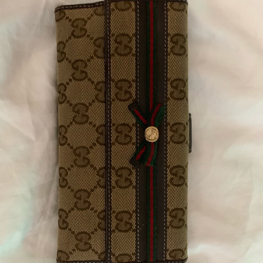 Gucci classic monogram wallet